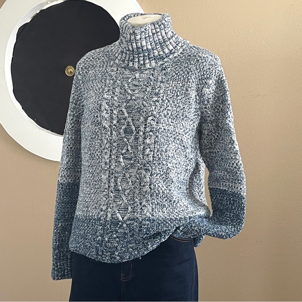 Banana Republic  Chunky Knit Turtleneck Sweater  Blues Ombre Cozy Oversized Med